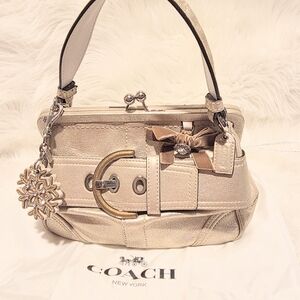 Coach Soho Metallic Gold Leather Satchel Bag Kisslock Closure Vintage Style 8B27